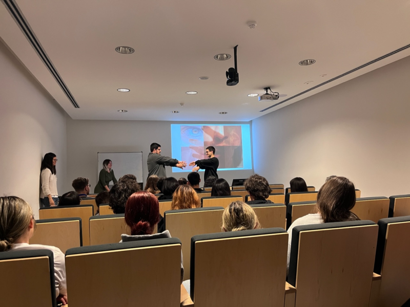 Un Viaje de Ilusiones Mentales Actividad "Un Viaje de Ilusiones Mentales"