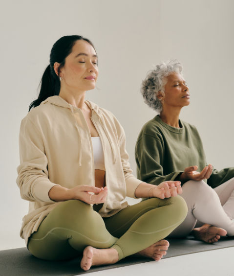 Personas haciendo mindfulness Personas haciendo mindfulness